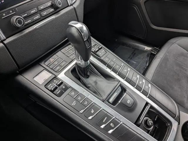 2017 Porsche Macan Macan