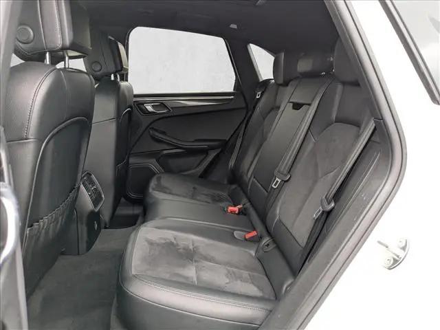2017 Porsche Macan Macan