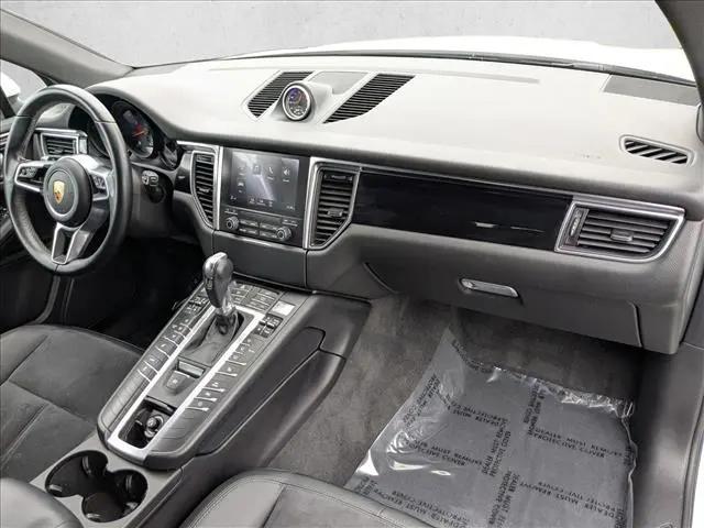 2017 Porsche Macan Macan