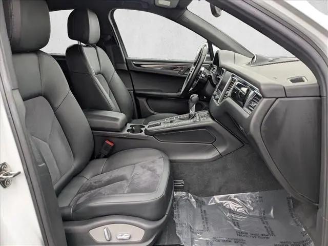 2017 Porsche Macan Macan