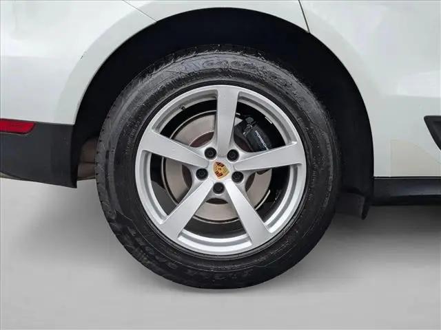 2017 Porsche Macan Macan