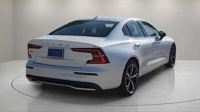2024 Volvo S60 B5 Core Dark Theme