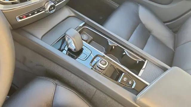 2024 Volvo S60 B5 Core Dark Theme