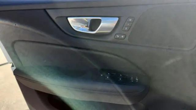 2024 Volvo S60 B5 Core Dark Theme