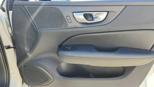 2024 Volvo S60 B5 Core Dark Theme