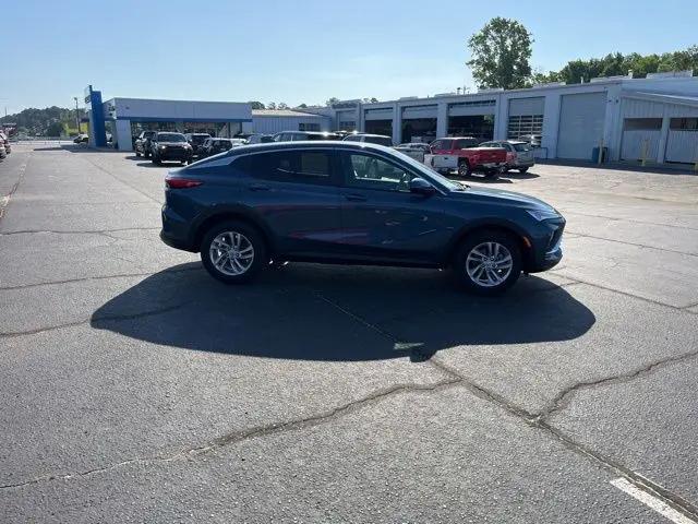 2026 Buick NV Preferred FWD