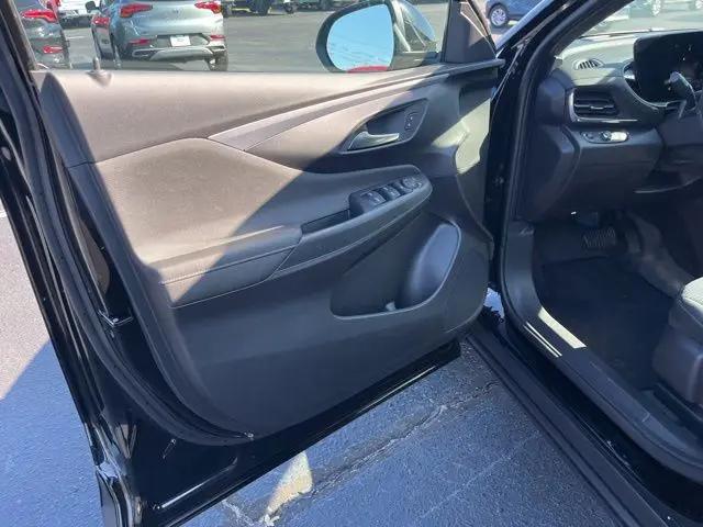 2026 Buick NV Preferred FWD