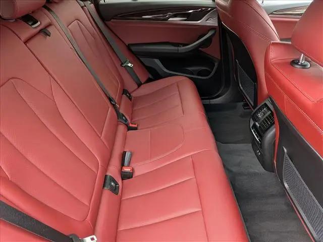 2025 BMW X4 xDrive30i