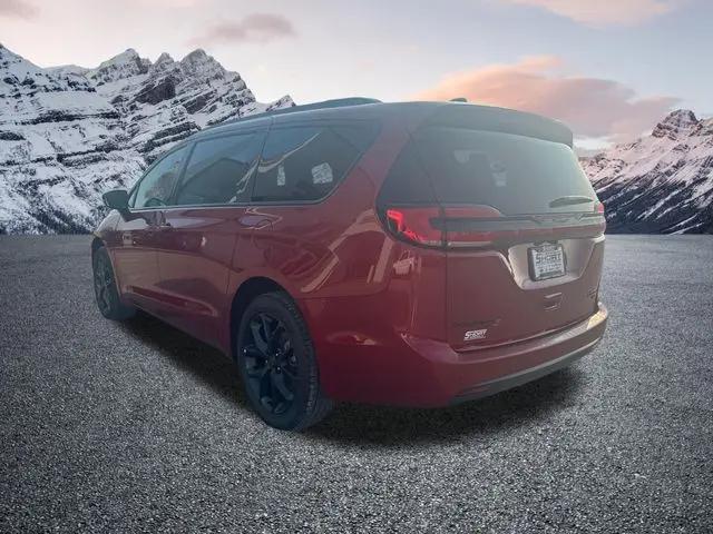 2027 Chrysler Pacifica Limited