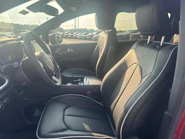 2027 Chrysler Pacifica Limited