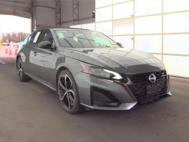 2025 Nissan Altima SR FWD