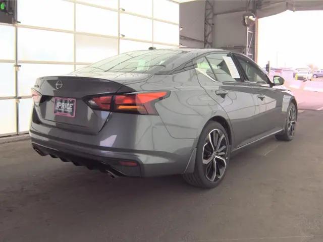 2025 Nissan Altima SR FWD