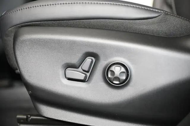2027 Chrysler Pacifica Select AWD