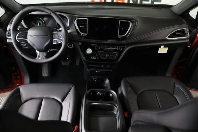 2027 Chrysler Pacifica Select AWD