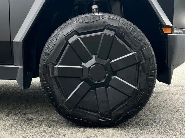 2024 Tesla Cybertruck Cyberbeast