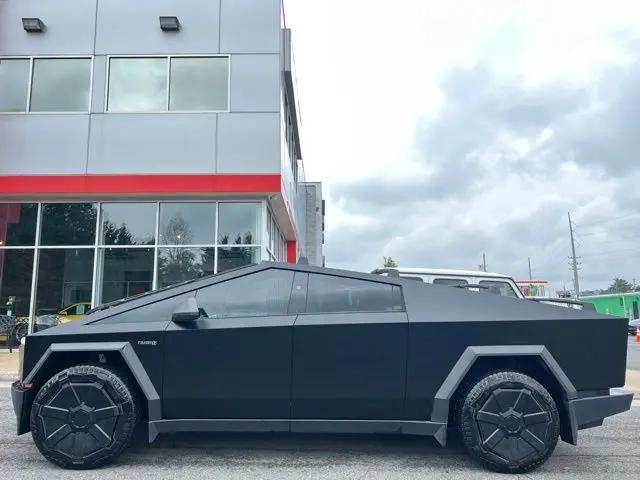 2024 Tesla Cybertruck Cyberbeast