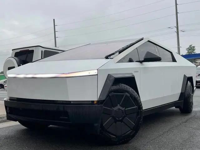 2024 Tesla Cybertruck Cyberbeast