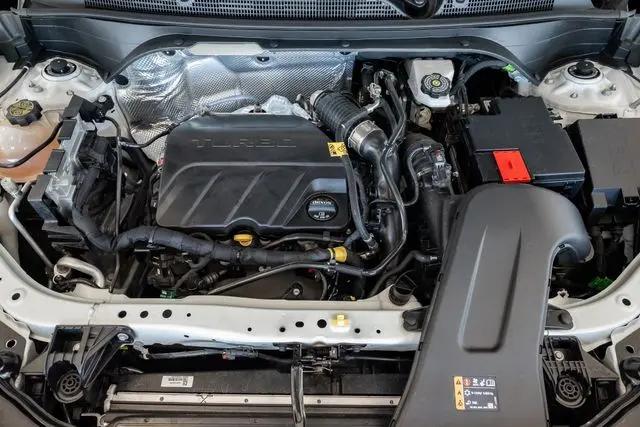 2024 Buick NV Avenir FWD