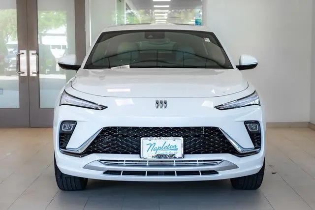 2024 Buick NV Avenir FWD