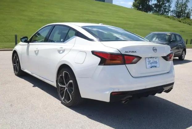 2025 Nissan Altima SR FWD