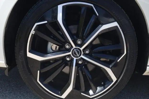 2025 Nissan Altima SR FWD