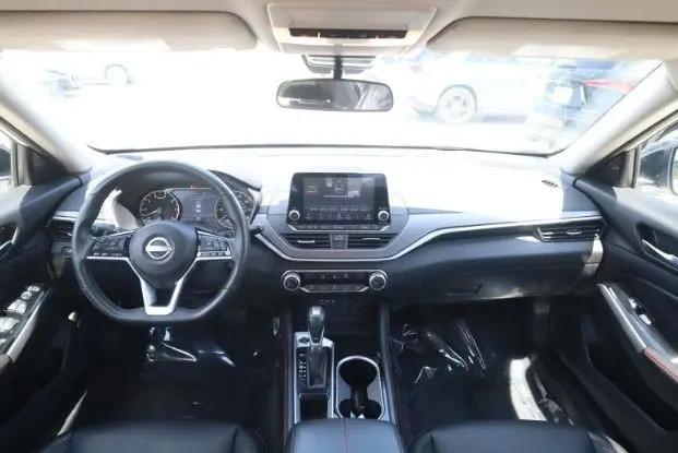 2025 Nissan Altima SR FWD