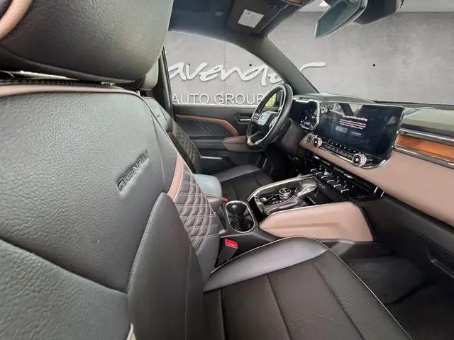 2025 GMC Canyon 4WD Denali