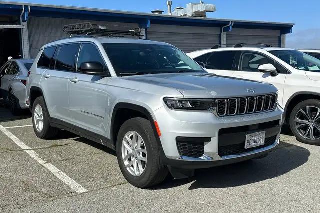 2022 Jeep Grand Cherokee L Laredo 4x4