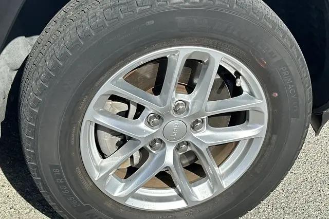 2022 Jeep Grand Cherokee L Laredo 4x4