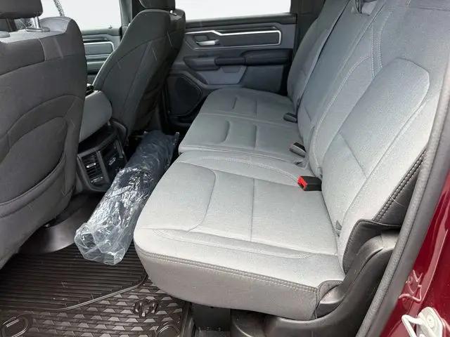 2022 Ram 1500 Big Horn Crew Cab 4x4 5'7" Box