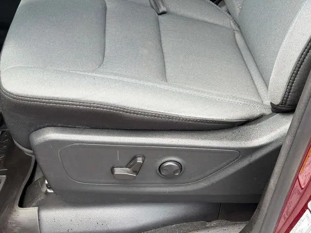 2022 Ram 1500 Big Horn Crew Cab 4x4 5'7" Box