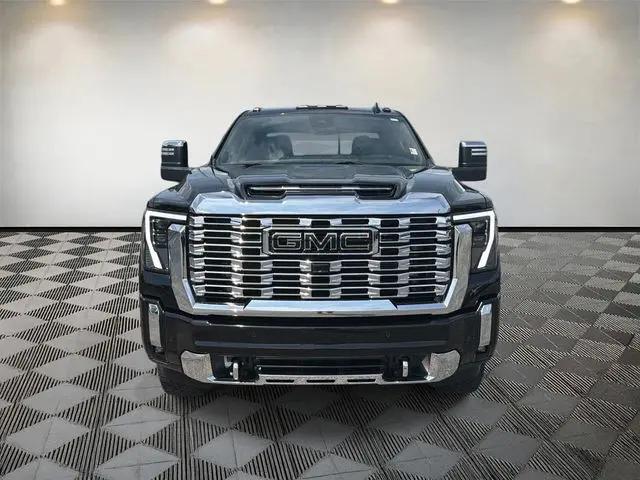 2024 GMC Sierra 2500HD 4WD Crew Cab Standard Bed Denali