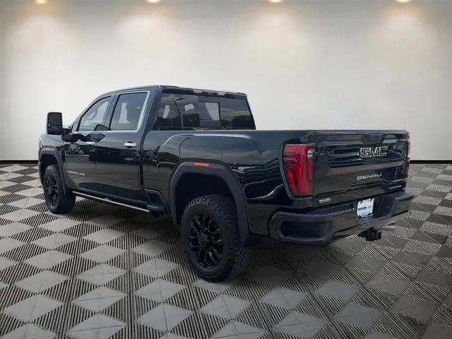 2024 GMC Sierra 2500HD 4WD Crew Cab Standard Bed Denali
