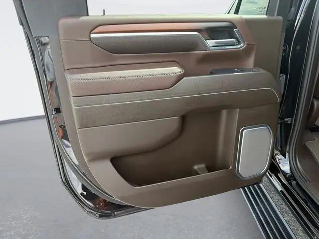 2024 GMC Sierra 2500HD 4WD Crew Cab Standard Bed Denali