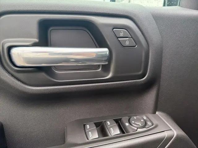 2026 Chevrolet Silverado 1500 4WD Crew Cab Short Bed Custom Trail Boss