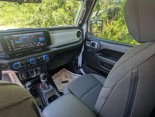 2025 Jeep Wrangler 2-Door Sport 4x4