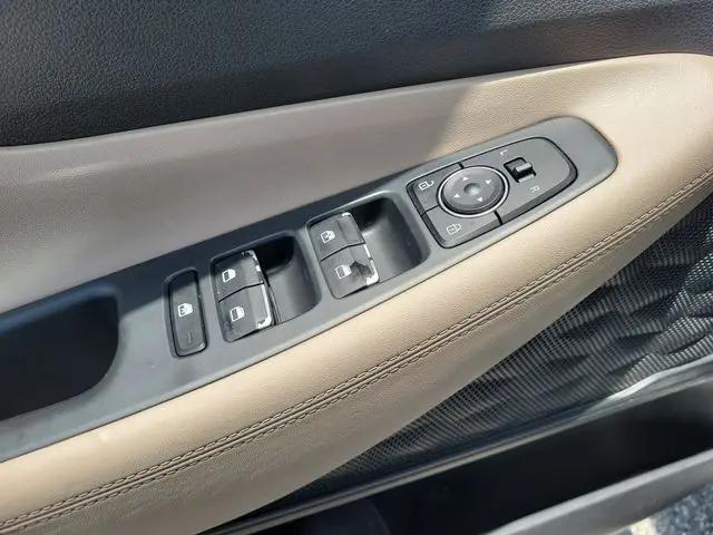 2021 Hyundai Santa Fe SE