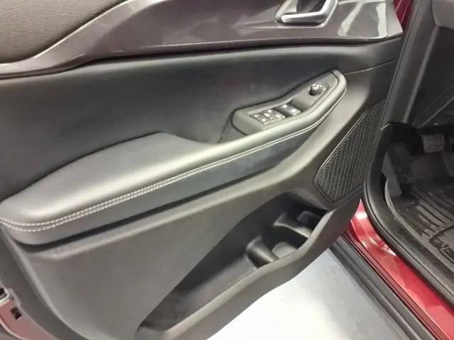 2023 Jeep Grand Cherokee L Altitude 4x2
