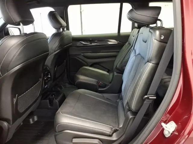 2023 Jeep Grand Cherokee L Altitude 4x2