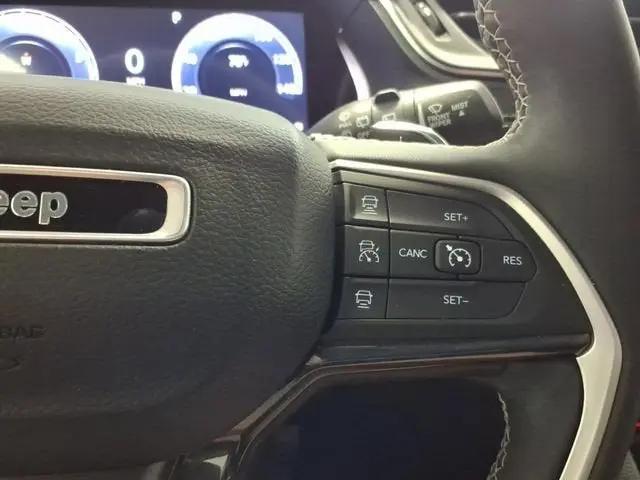 2023 Jeep Grand Cherokee L Altitude 4x2