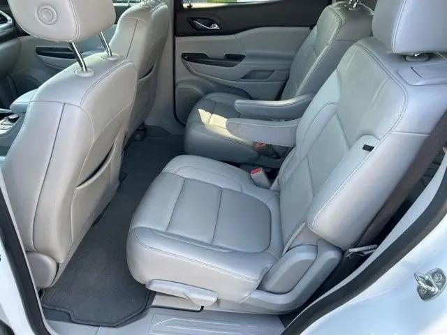 2022 GMC Acadia AWD SLT