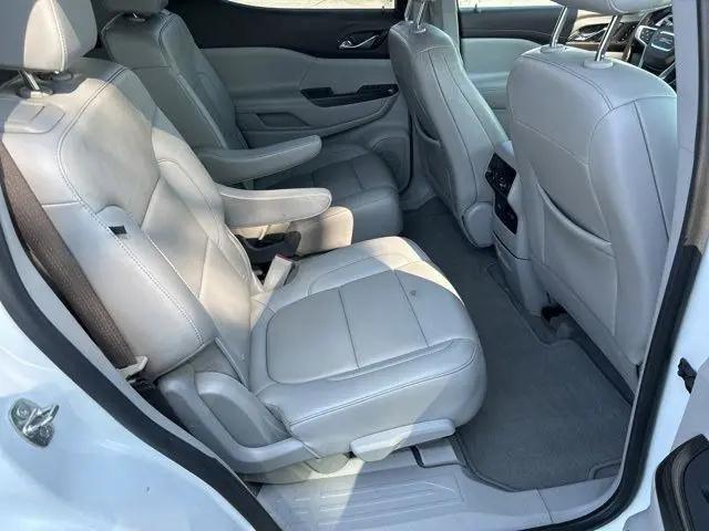 2022 GMC Acadia AWD SLT