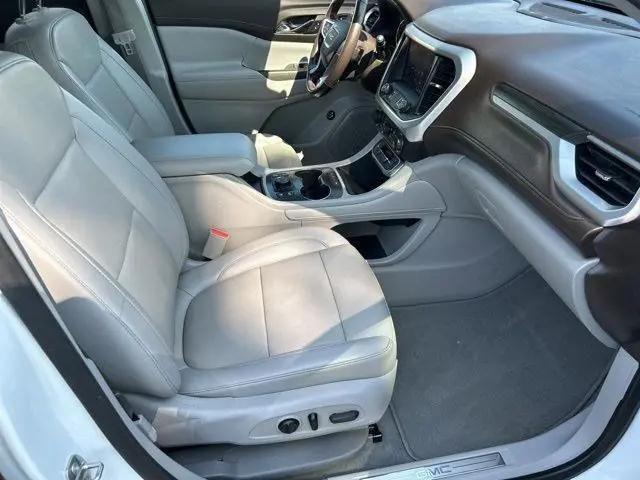 2022 GMC Acadia AWD SLT