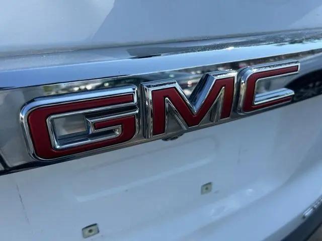 2022 GMC Acadia AWD SLT