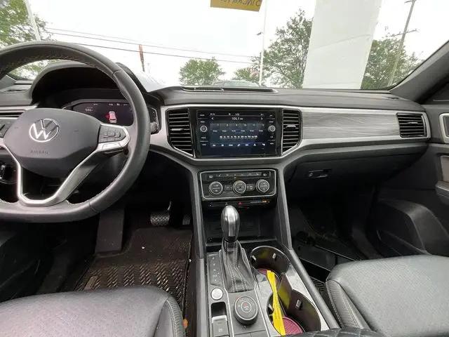 2022 Volkswagen Atlas Cross Sport 3.6L V6 SE w/Technology