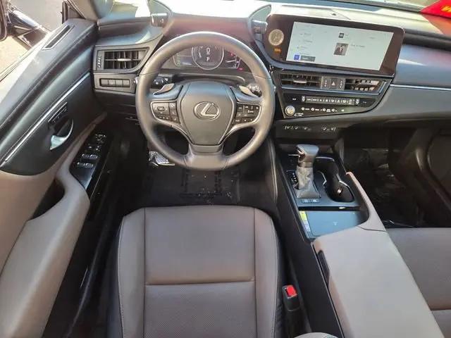 2025 Lexus ES 300h ES 300h