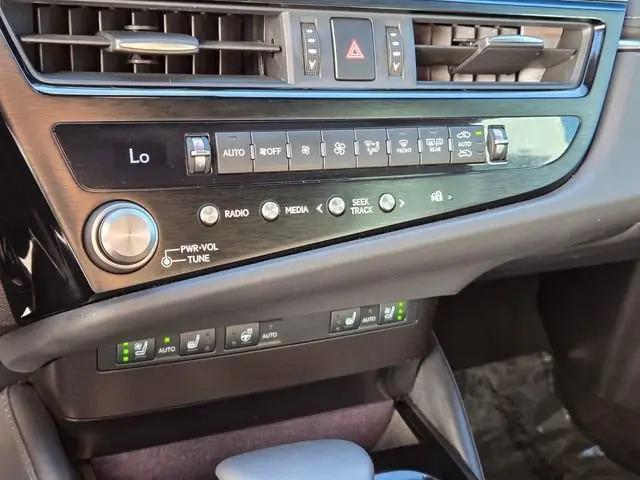 2025 Lexus ES 300h ES 300h