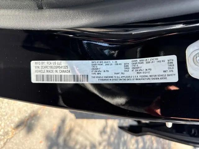 2025 Chrysler Pacifica Select