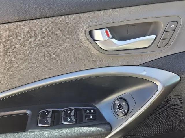 2017 Hyundai Santa Fe SE Ultimate