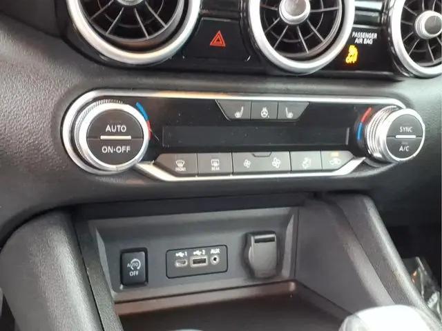 2024 Nissan Sentra SV Xtronic CVT